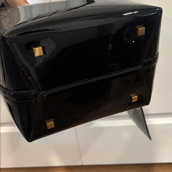 Yves Saint Laurent Black Patent Leather Women's bucket bag - Picture 3 of 8